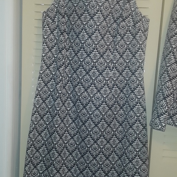 SUIT 2 Piece Dress Suit - Picture 3 of 4